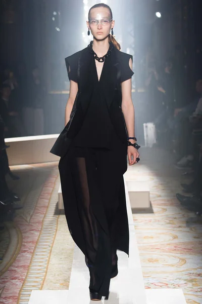 Look 36